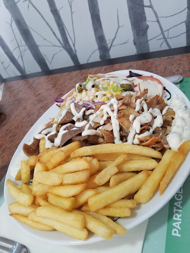 Ahasbey-Assiette-de-döner-et-frite